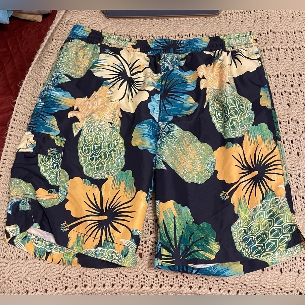 PINEAPPLE CARIBBEAN SWIMWEAR MENS XL , CARGO POCKET, PINEAPPLE & FLORAL PATTERN